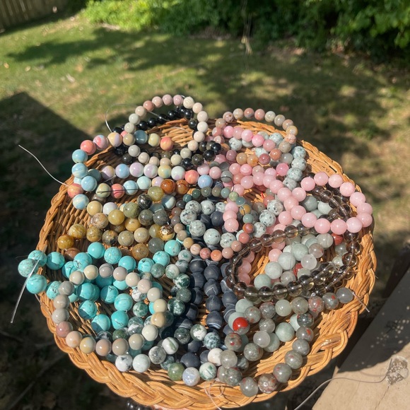 Now stringing ๐๐& Alashan Agate - Picture 1 of 4